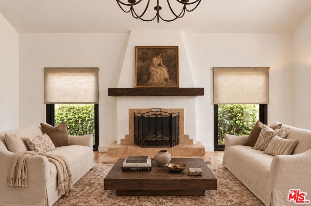439 N La Jolla Avenue, Los Angeles