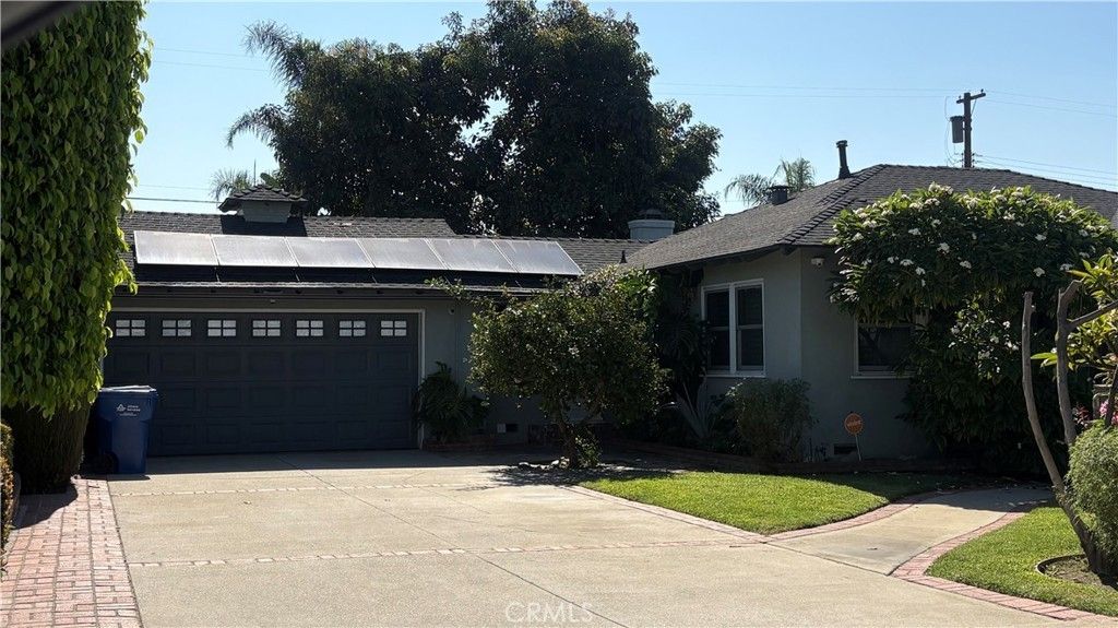 10244 Woodruff, Downey
