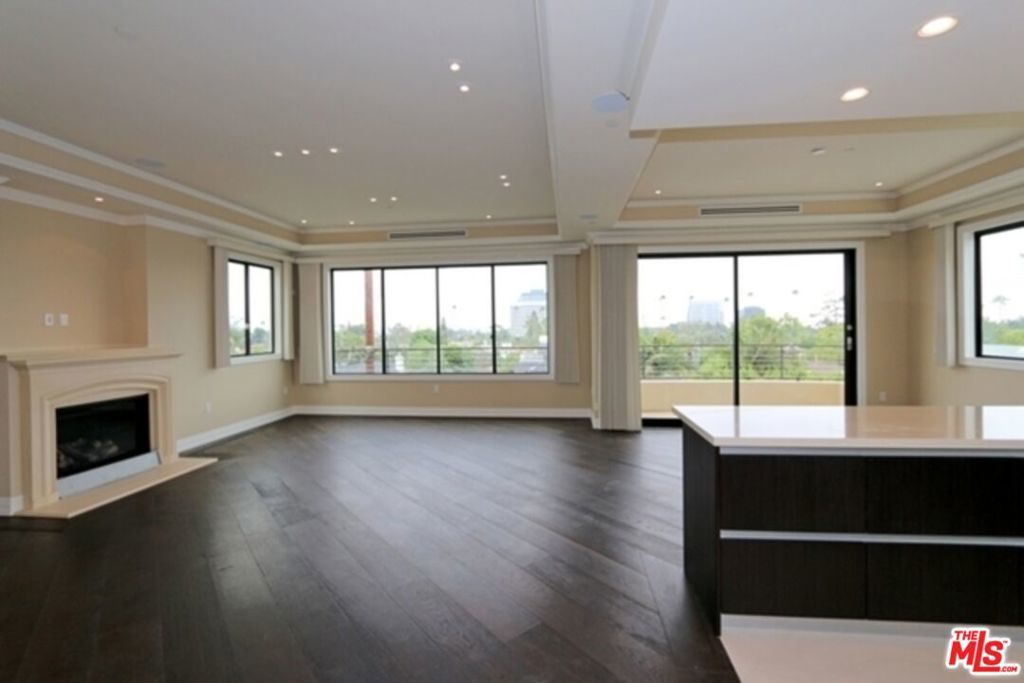 12234 Montana Avenue # 402, Los Angeles