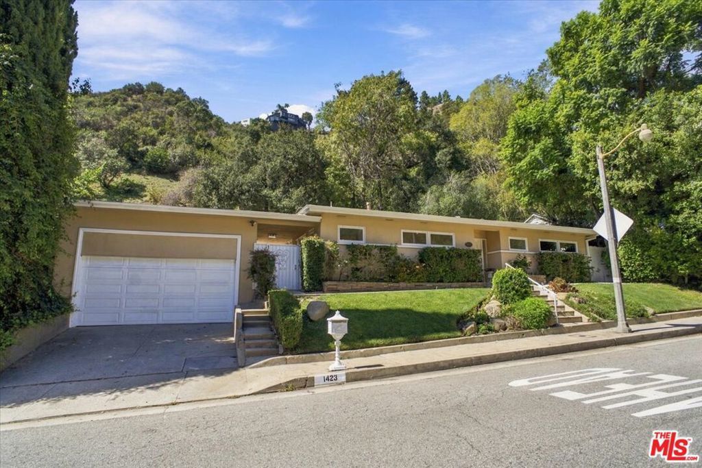 1423 Roscomare Road, Los Angeles
