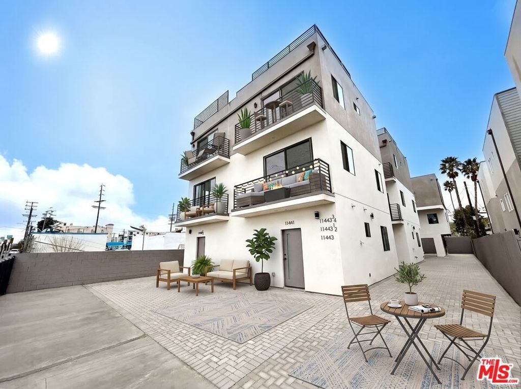 11443 1/2 Hatteras Street, North Hollywood