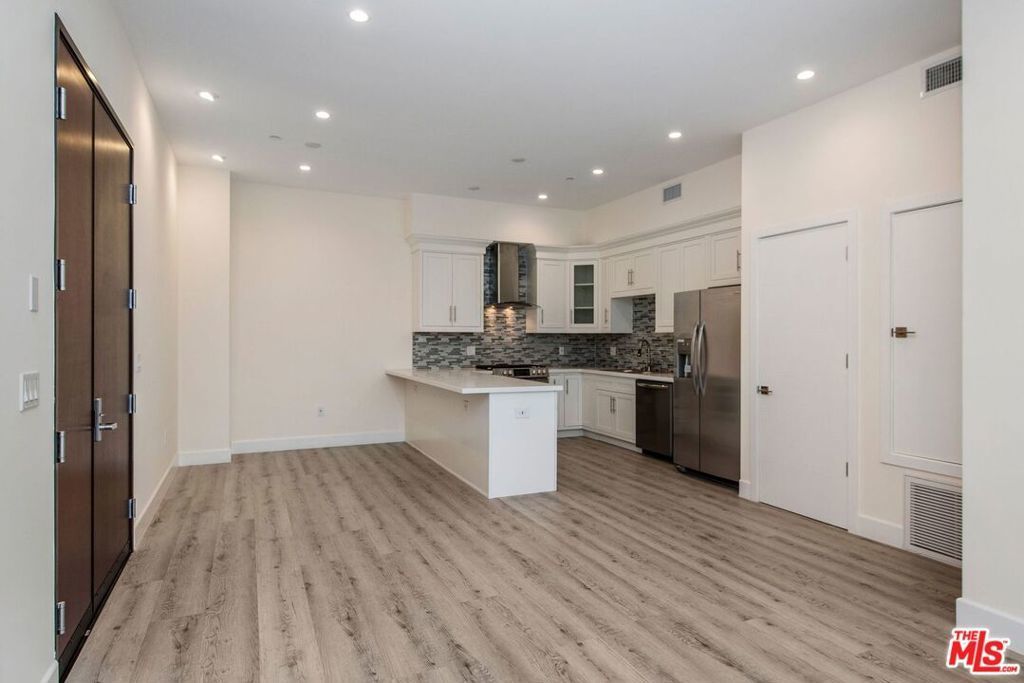 1237 S Holt Avenue # 305, Los Angeles