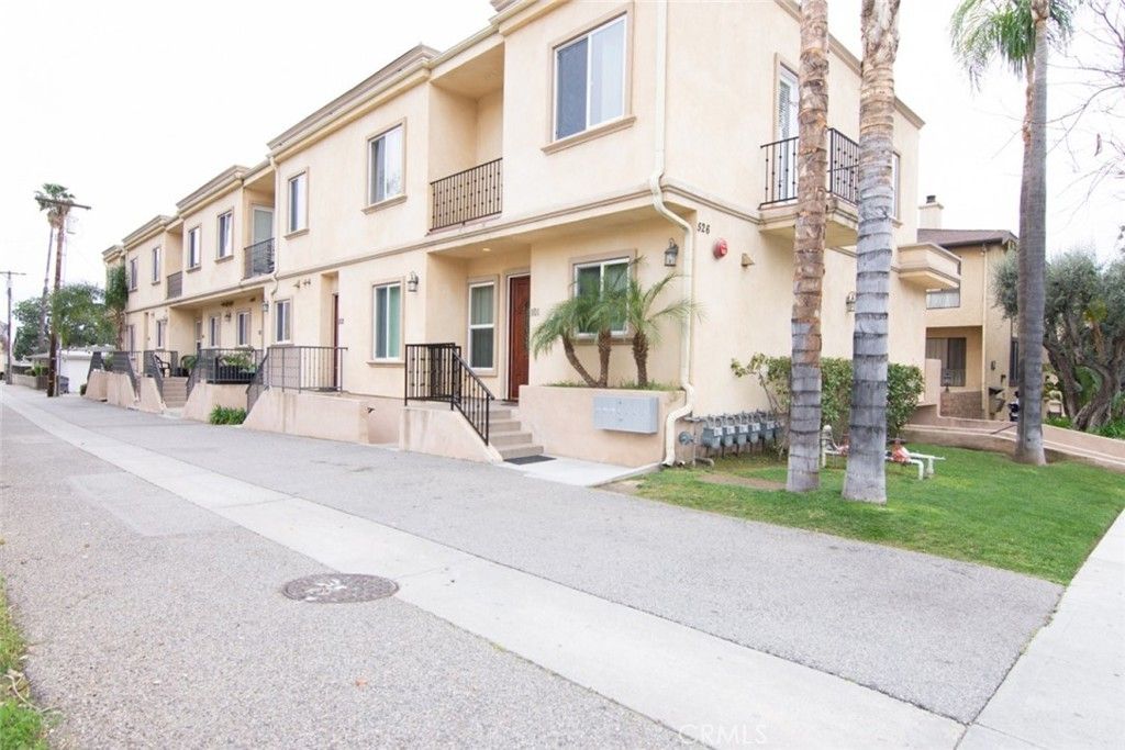 526 E Elmwood Avenue # 101, Burbank