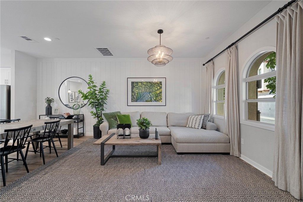 786 Francesca, Walnut