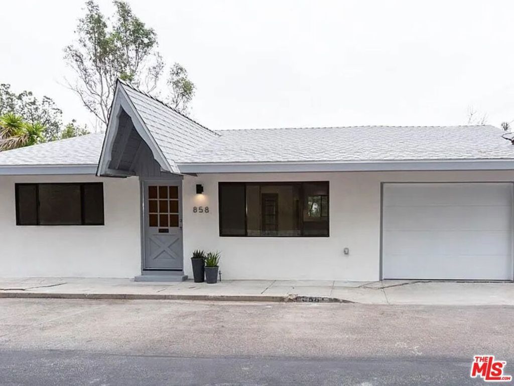 858 Oneonta Drive, Los Angeles