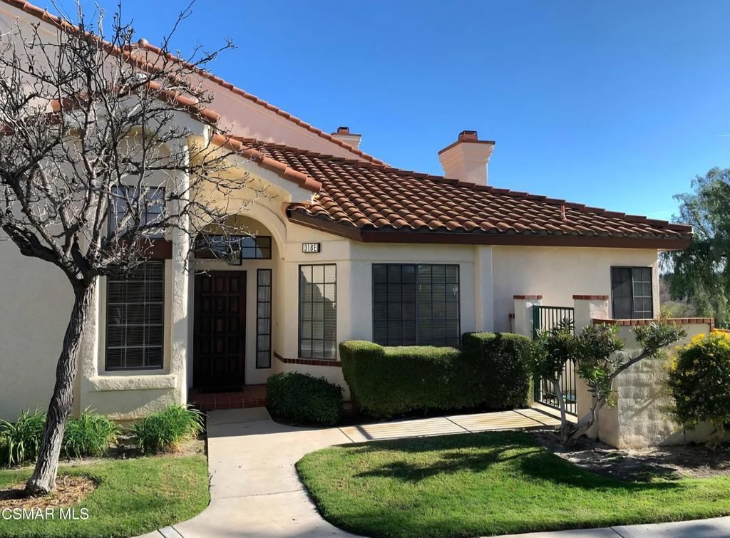 318 Country Club Drive # E, Simi Valley