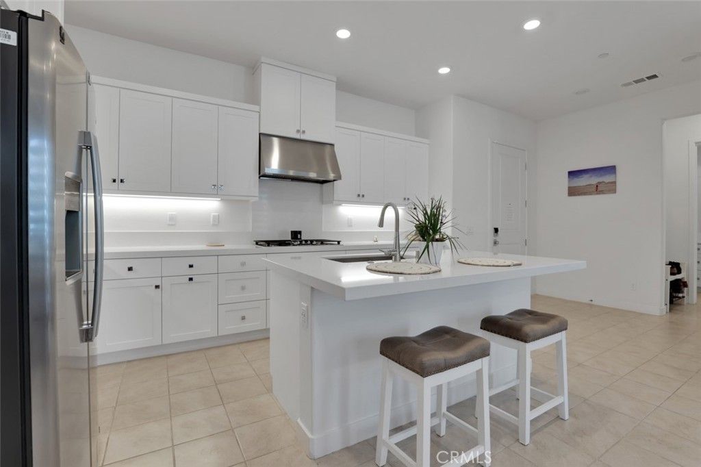 145 Sash, Irvine