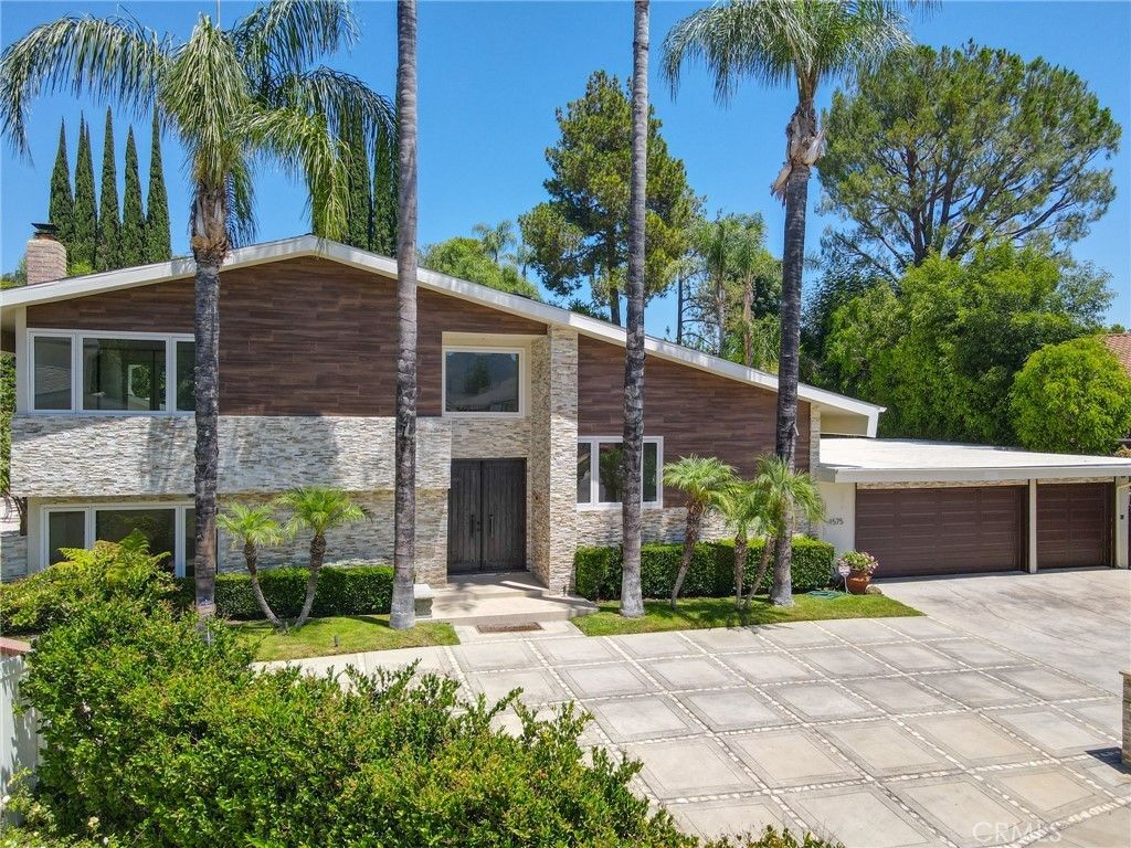 4575 Totana Drive, Tarzana