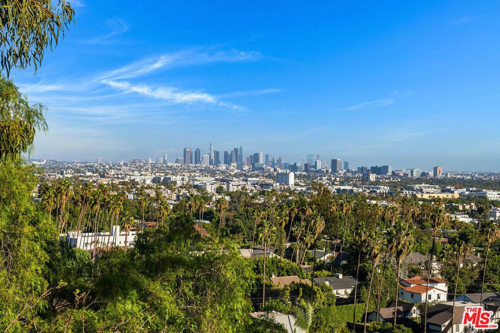 1750 N Fairfax Avenue, Los Angeles