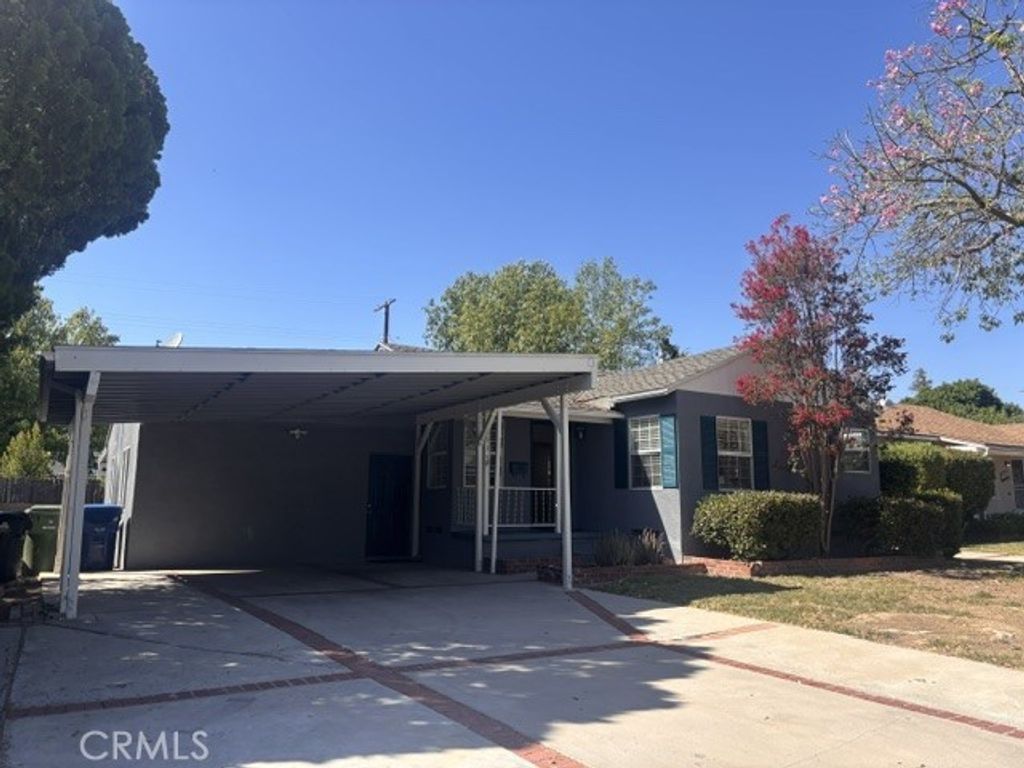 8917 Rathburn Avenue, Northridge