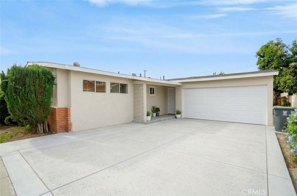 2205 W 9th, Santa Ana