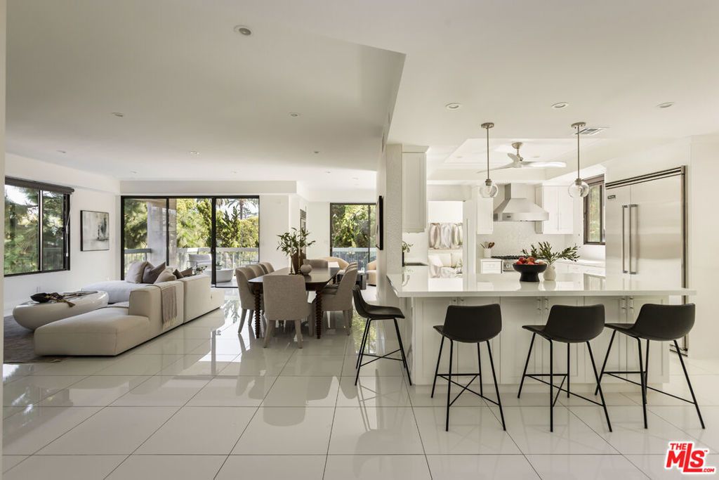 4460 Wilshire Boulevard # 207, Los Angeles