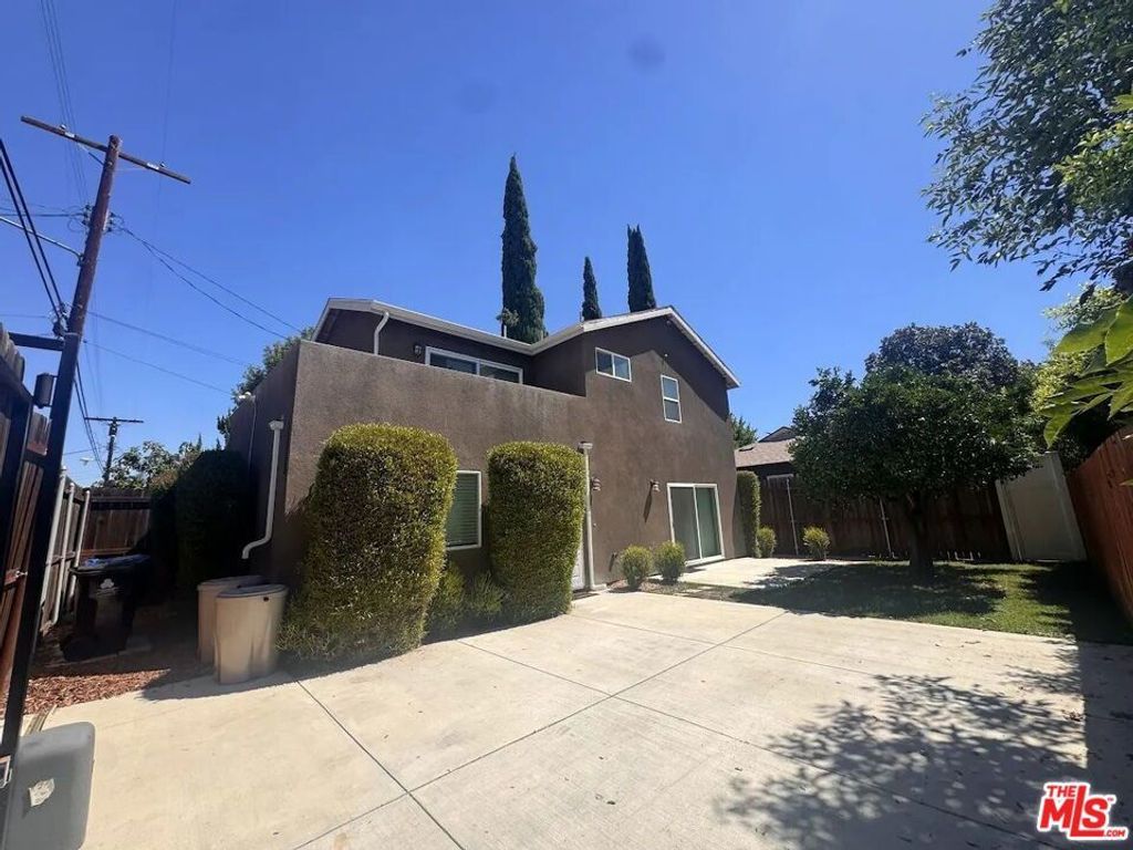 15033 Hartland Street, Van Nuys