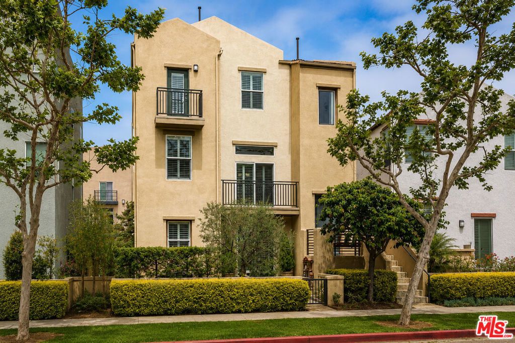 13023 Bluff Creek Drive # 29, Los Angeles