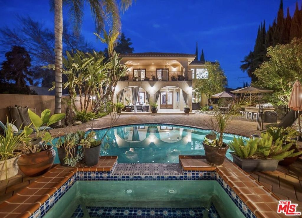 5303 Mecca Avenue, Tarzana