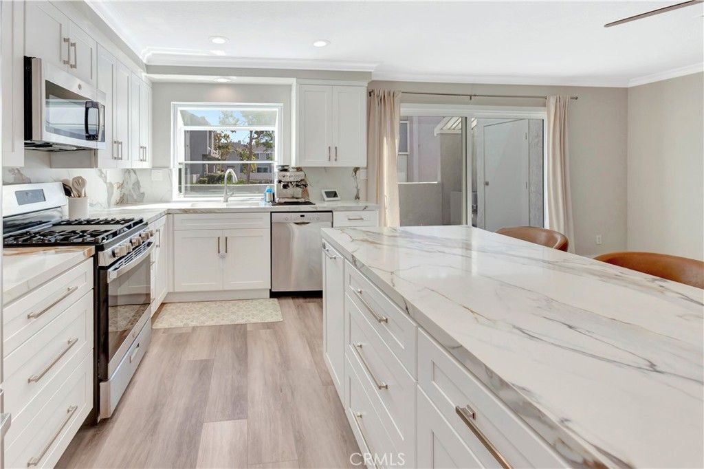 26381 Waterford, Lake Forest