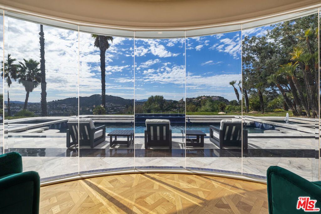 24366 La Masina Court, Calabasas