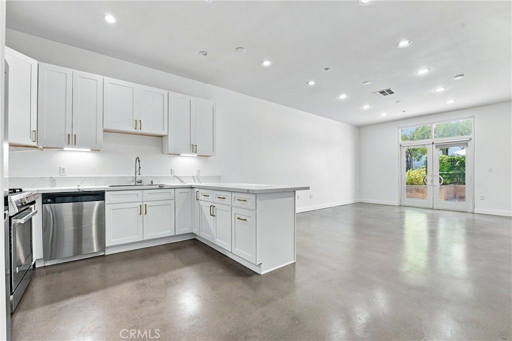 435 W Center Street, Anaheim
