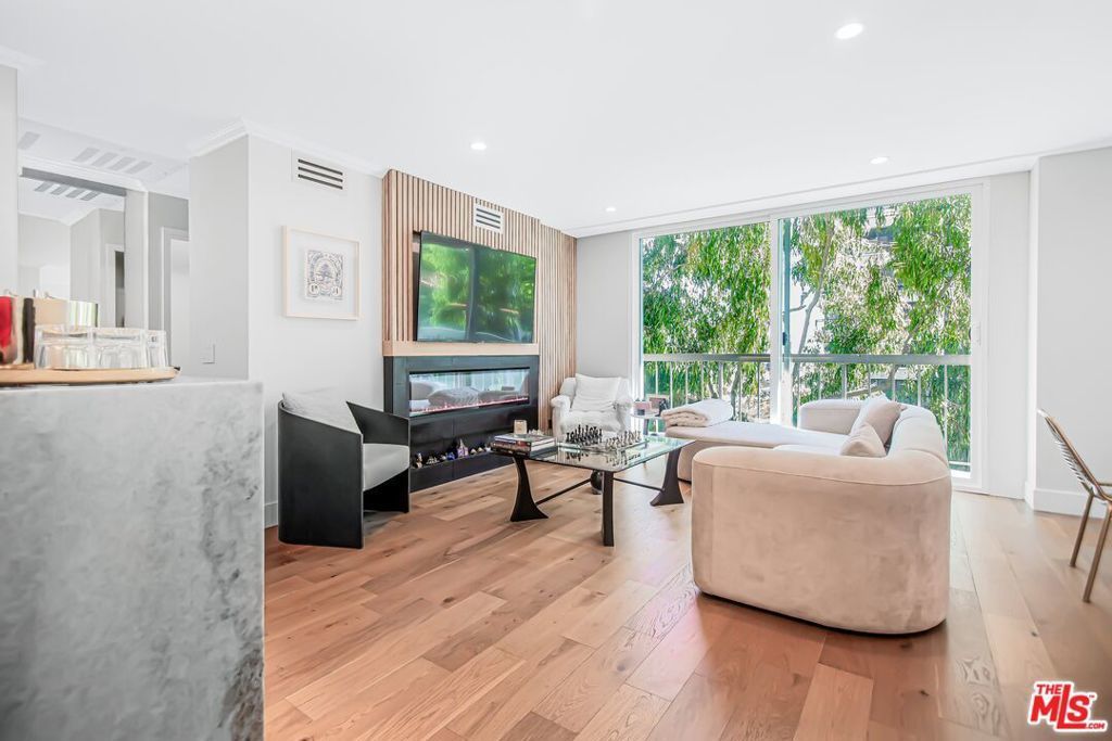 10751 Wilshire Boulevard # 801, Los Angeles