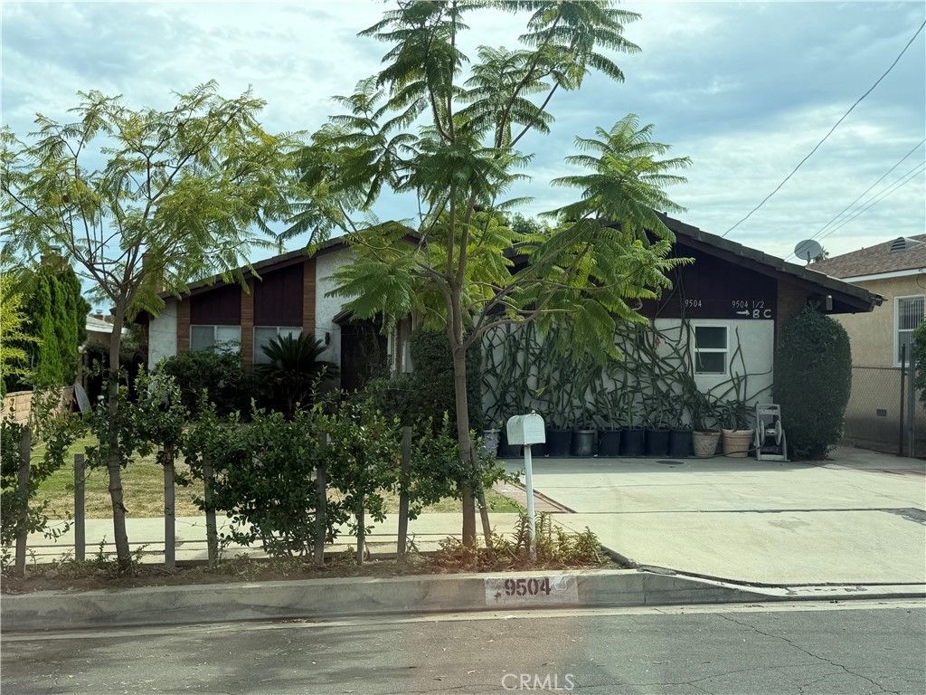 9504 E Naomi Avenue, Arcadia