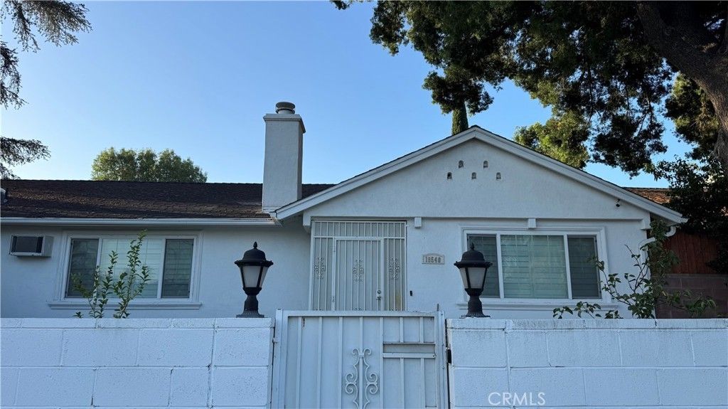 19540 Victory Blvd, Tarzana
