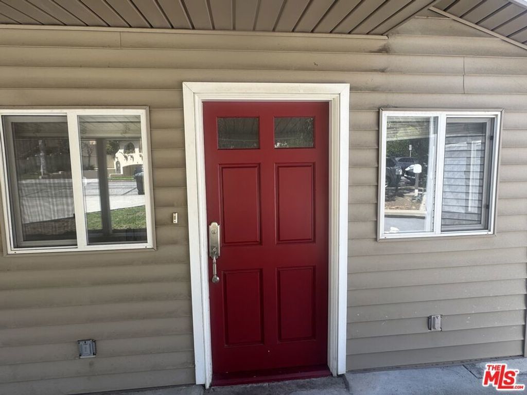 2758 Piedmont Avenue, Montrose