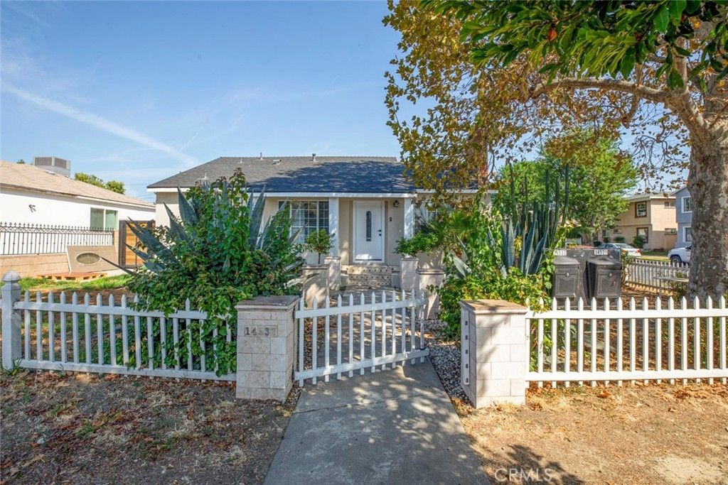 14537 Wyandotte, Van Nuys