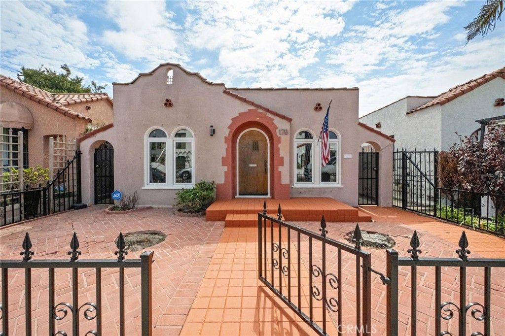 178 Corona Avenue, Long Beach