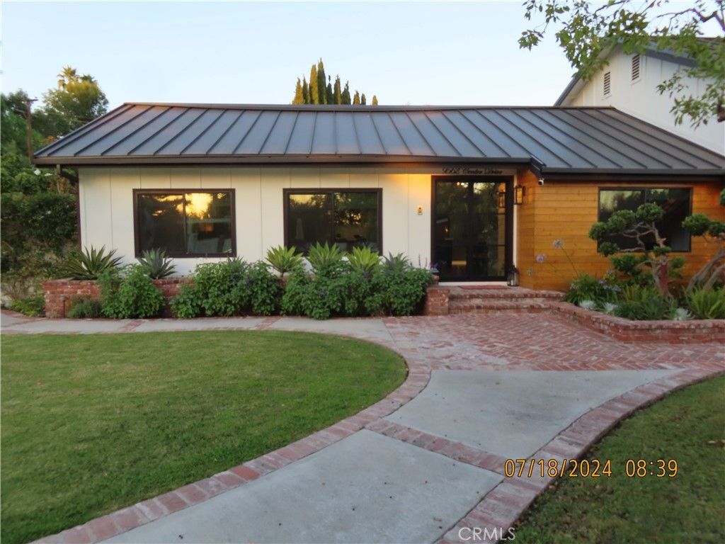 9562 Center Drive, Villa Park