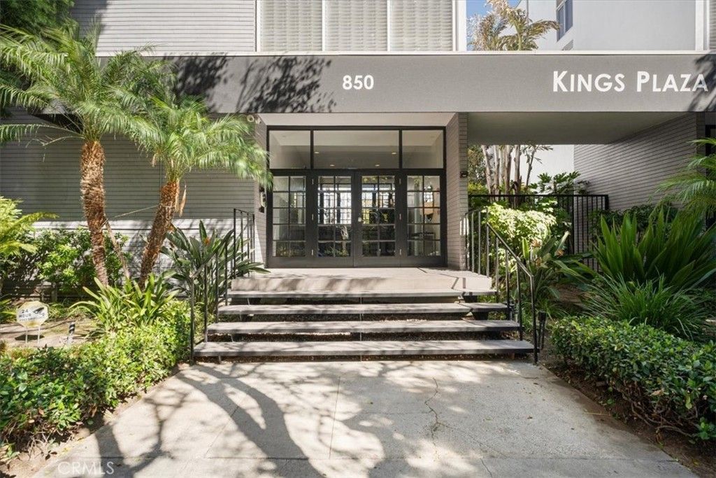 850 N Kings Road # 202, West Hollywood