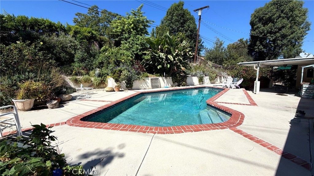 6415 Neddy Avenue, West Hills