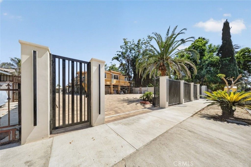 7940 Atoll Avenue, North Hollywood