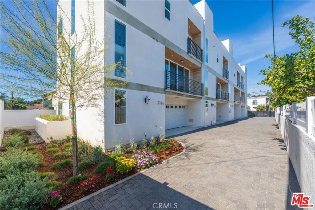 714 N. Chestnut Avenue, Los Angeles