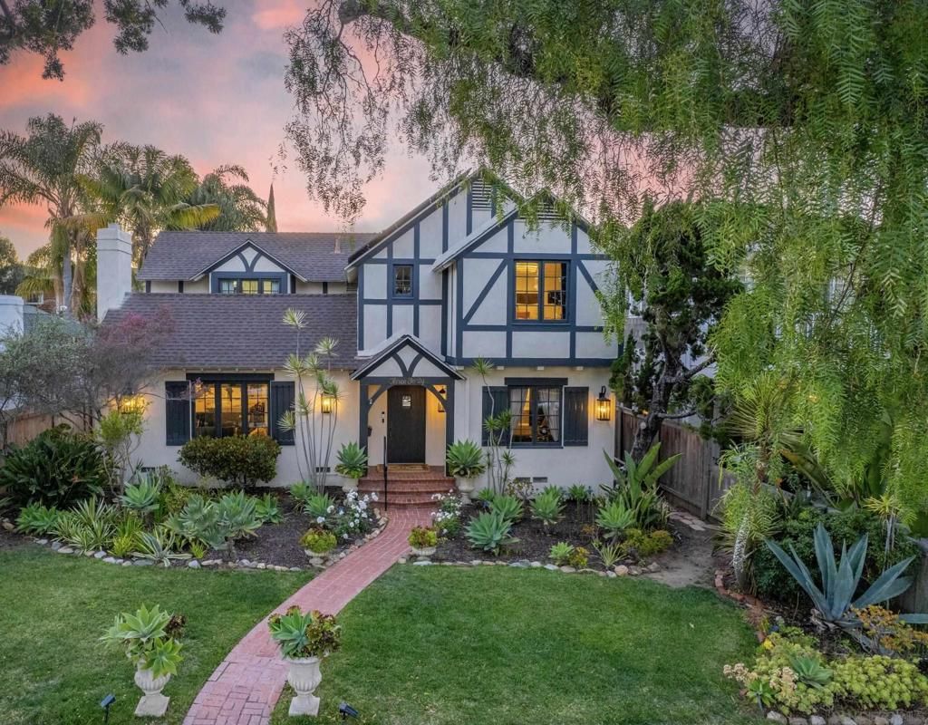 340 B Ave, Coronado
