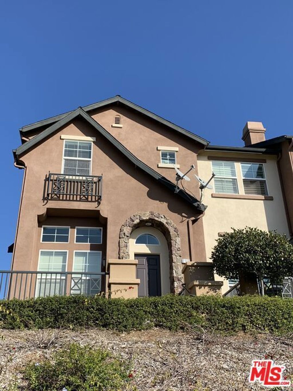 2118 Arnold Way, Fullerton