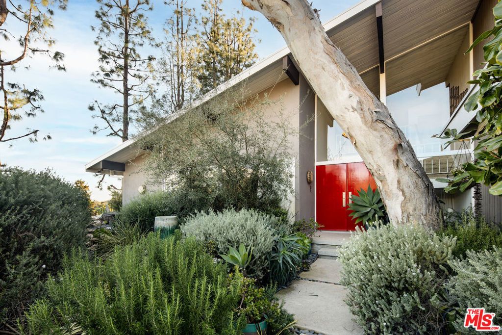 2419 Banyan Drive, Los Angeles