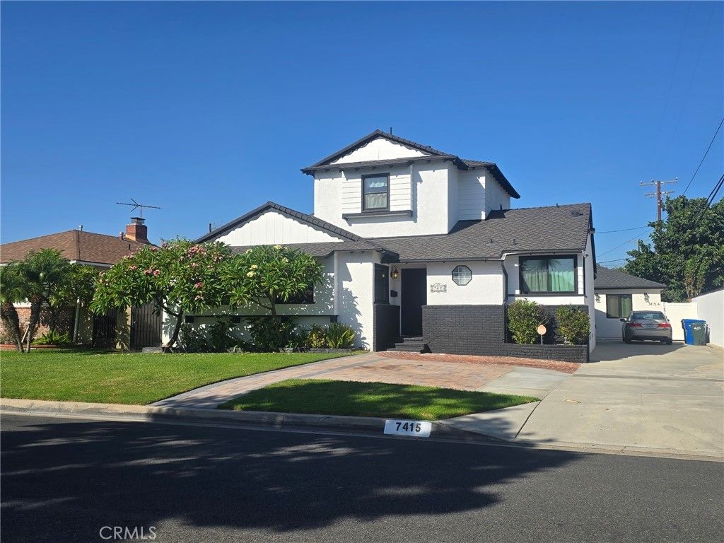 7415 Dinsdale, Downey