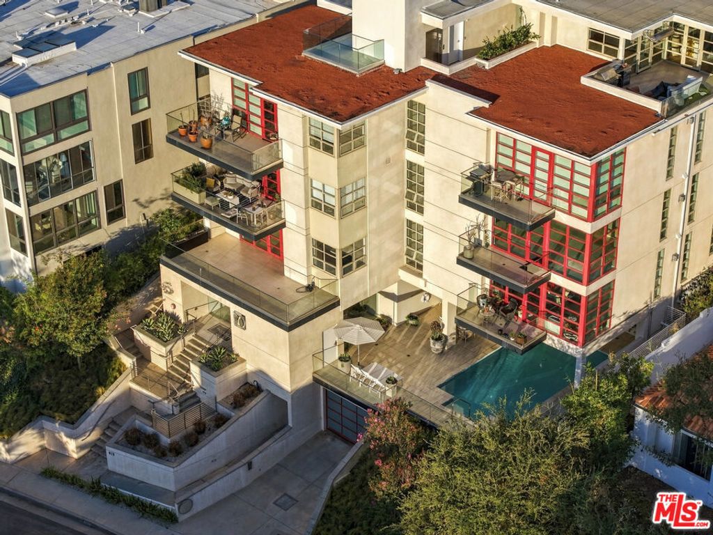 870 Haverford Avenue # 202, Pacific Palisades