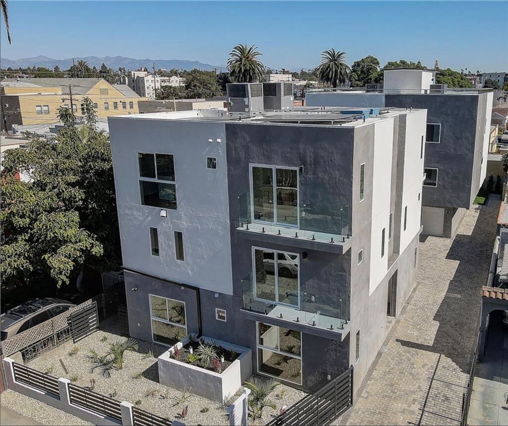 2638 Virginia, Los Angeles