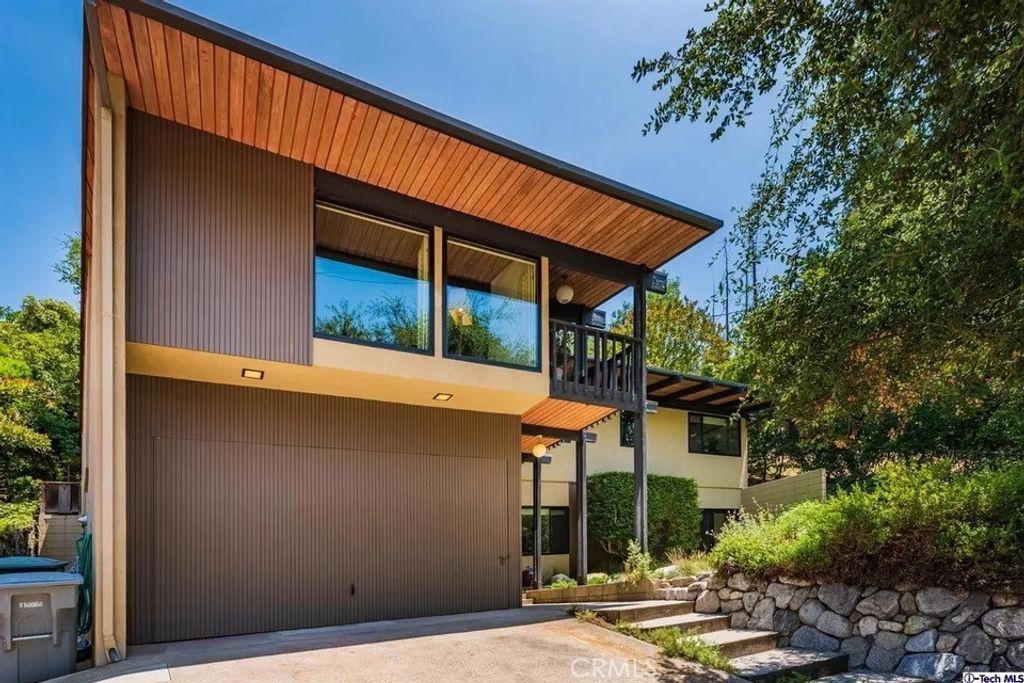 3242 E Chevy Chase, Glendale