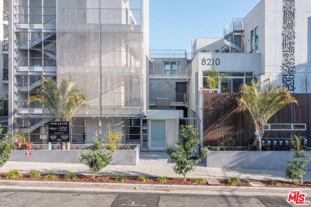 8210 Fountain Avenue # 401, West Hollywood