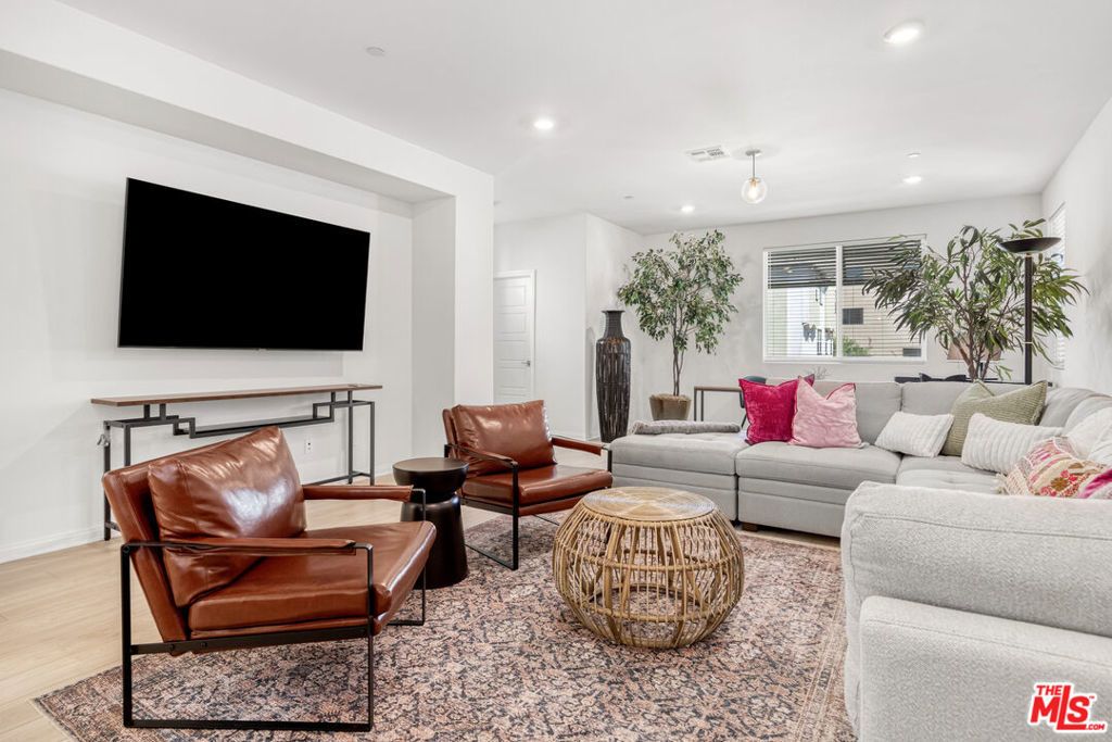 768 Daniel Freeman Circle, Inglewood