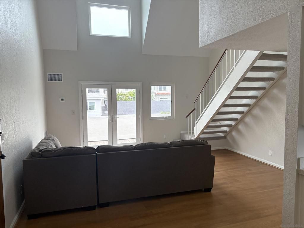 374 Orange Ave # E, Coronado