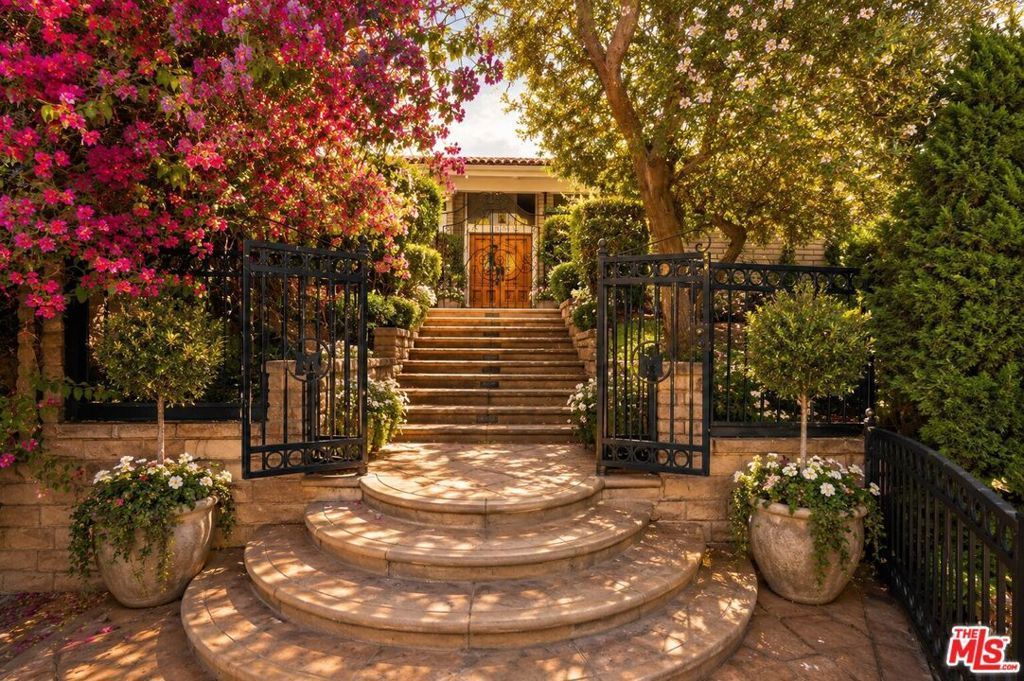 3160 Sepulveda Boulevard, Sherman Oaks