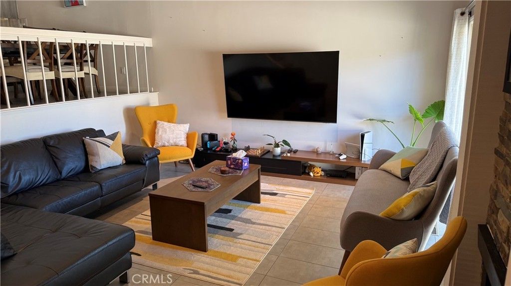 6201 Randi 1/2, Woodland Hills