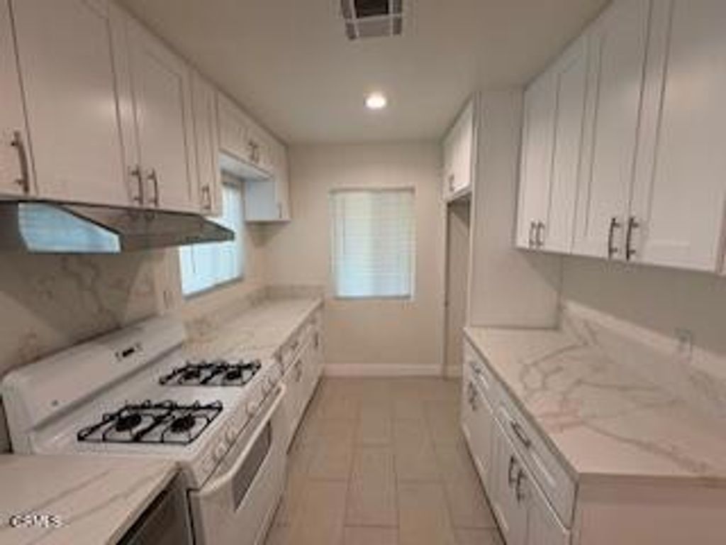 1035 Raymond Avenue, Glendale