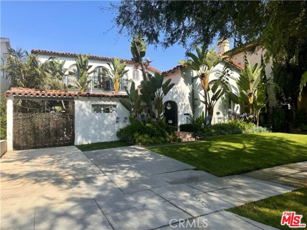 213 El Camino Drive, Beverly Hills