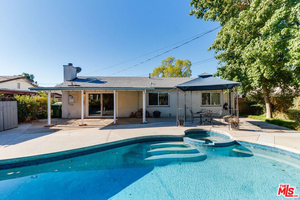 23907 Mobile Street, West Hills
