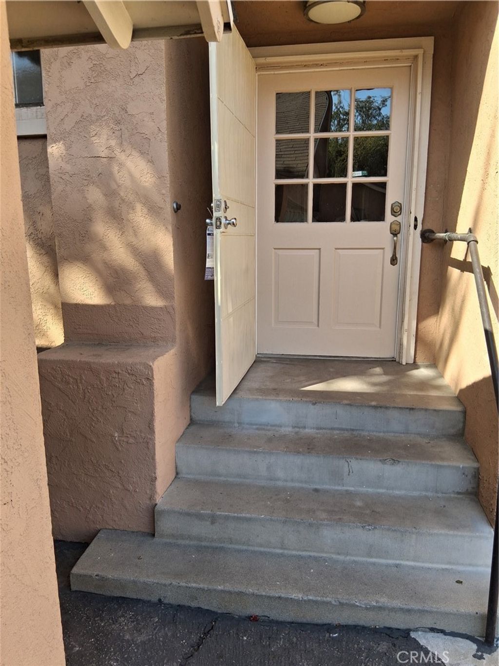 723 Montana, Monrovia