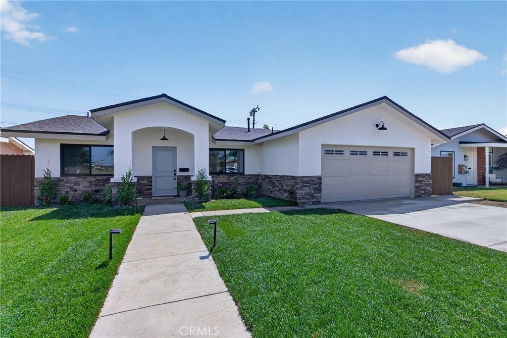 19352 Brookhurst, Huntington Beach